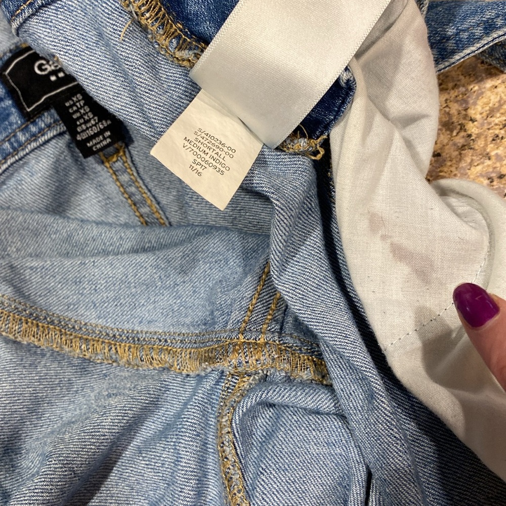 Gap Shortall Blue Jean Bib Overall Shorts Denim XS FLAWS Distressed - Picture 16 of 17
